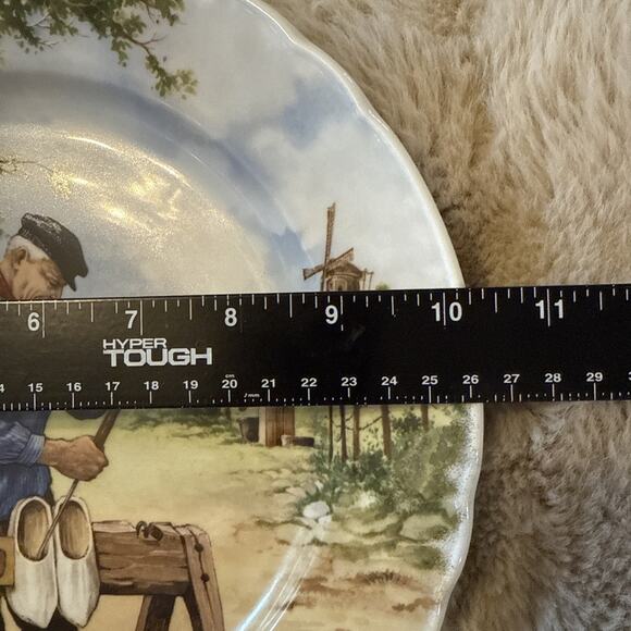 Vintage Royal Schwabap Holland Hand Decorated Dutch Shoemaker Wall Plate - Picture 5 of 5